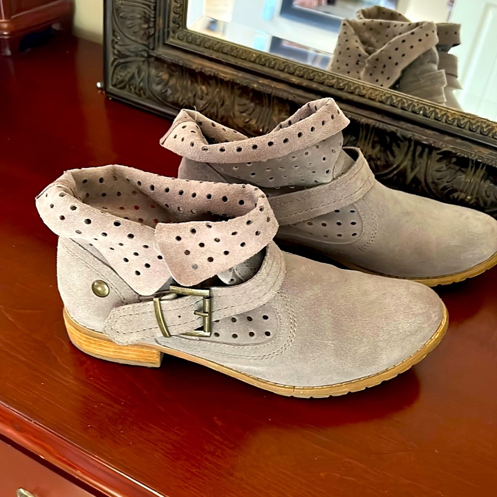 Restricted booties